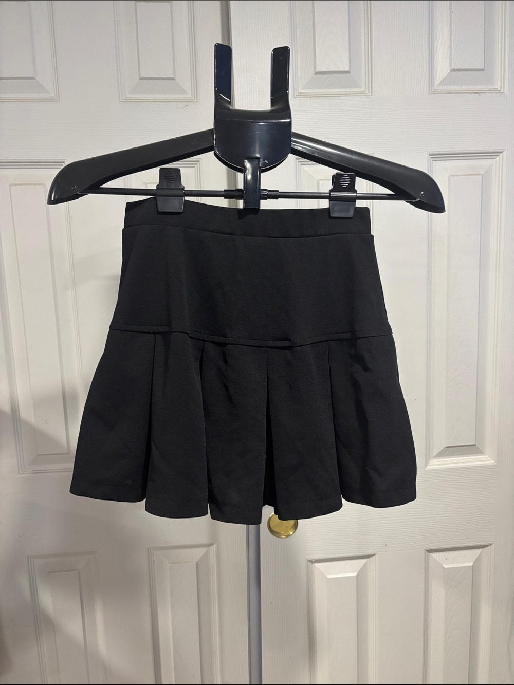 Women's Black Pleated Mini Skirt/Skort
